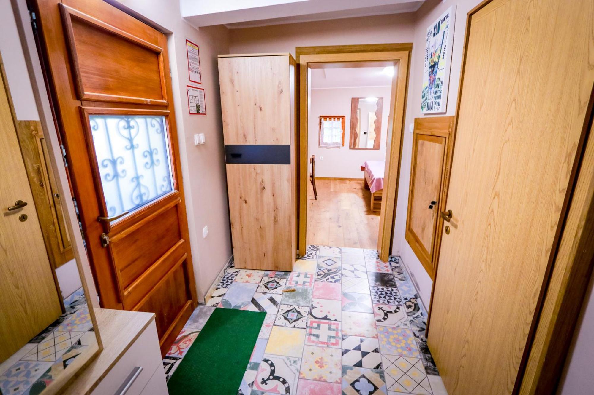 Hostel Strug マコレ エクステリア 写真